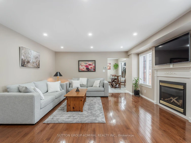 2 Marathon Avenue, Vaughan, ON, L4K 5H1