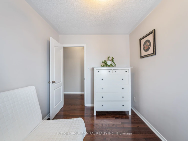 2 Marathon Avenue, Vaughan, ON, L4K 5H1 - 20