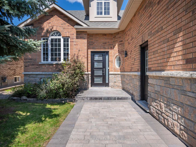 62 Gardiner Drive, Bradford West Gwillimbury, ON, L3Z 3E9 - 2