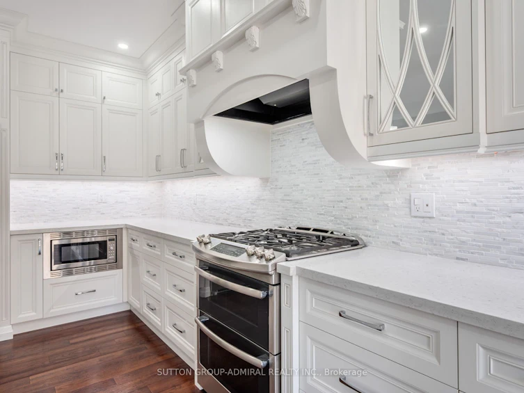 62 Gardiner Drive, Bradford West Gwillimbury, ON, L3Z 3E9 - 13