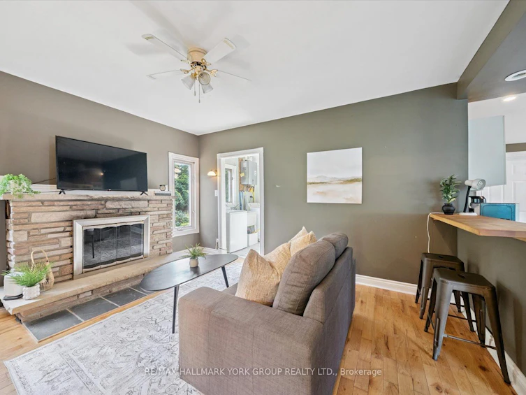 6 Della Street, Georgina, ON, L0E 1R0 - 6