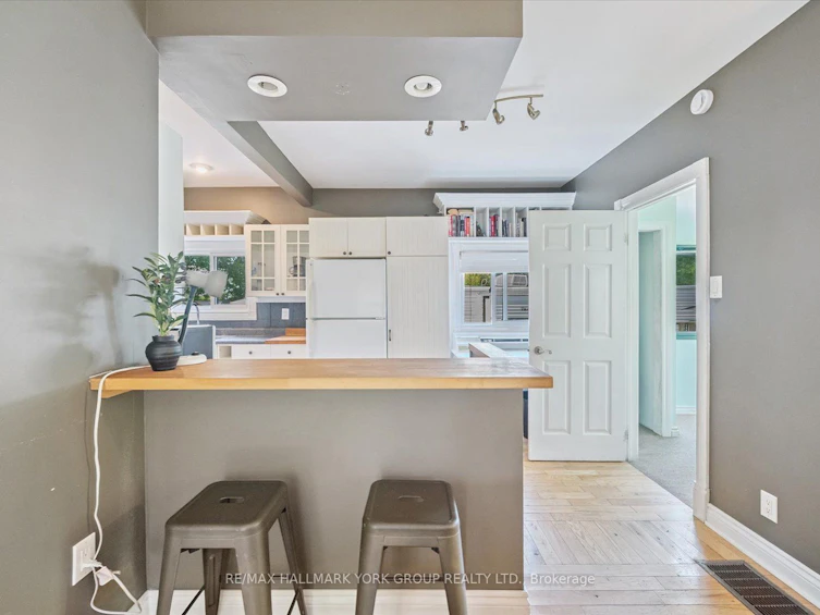 6 Della Street, Georgina, ON, L0E 1R0 - 11