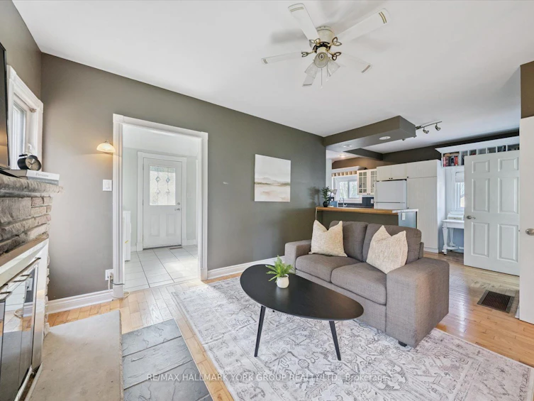 6 Della Street, Georgina, ON, L0E 1R0 - 5