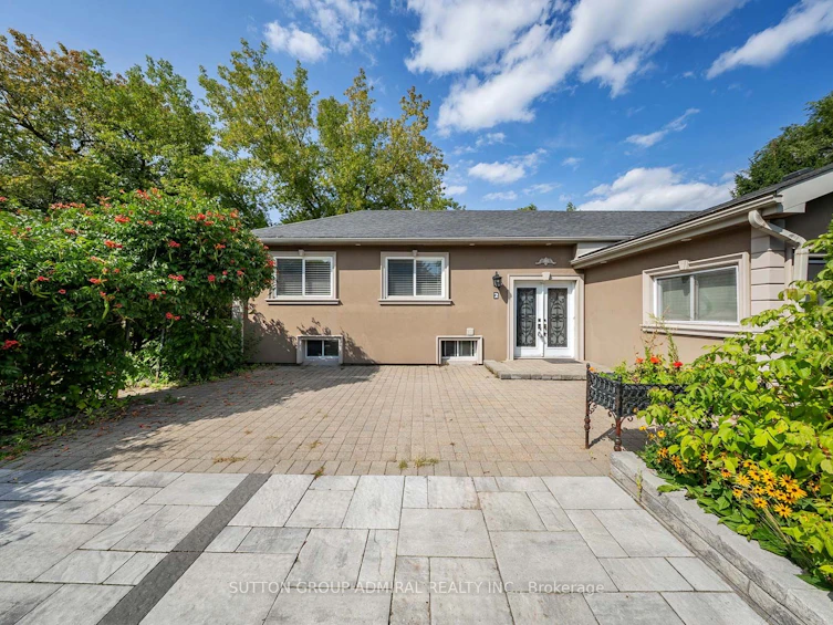 2 Newman Avenue, Richmond Hill, ON, L4E 3E4