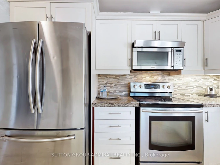 2 Newman Avenue, Richmond Hill, ON, L4E 3E4 - 9