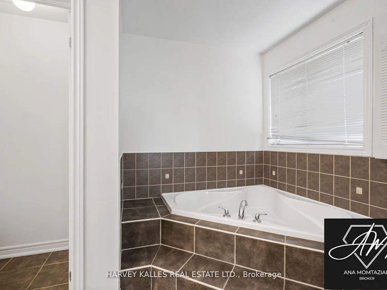 8 Barn Swallow Court, Richmond Hill, ON, L4E 0K1 - 23