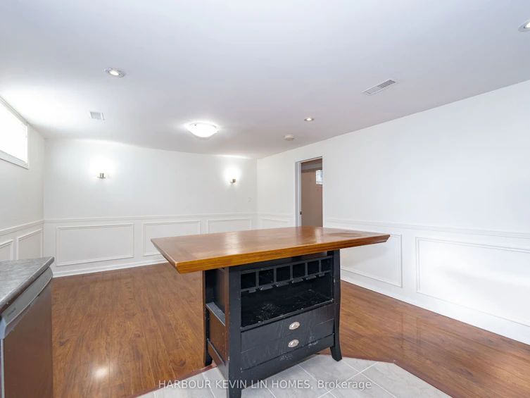 30 Foreht Crescent, Aurora, ON, L4G 3E8 - 30