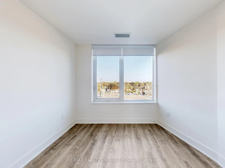 415-185 Deerfield Road, Newmarket, ON, L3Y 0G7 - 9