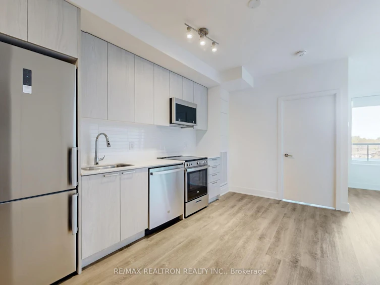 415-185 Deerfield Road, Newmarket, ON, L3Y 0G7 - 5