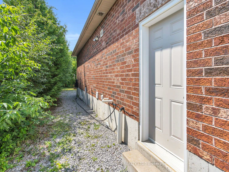 39 Farley Circle, Georgina, ON, L0E 1S0 - 25