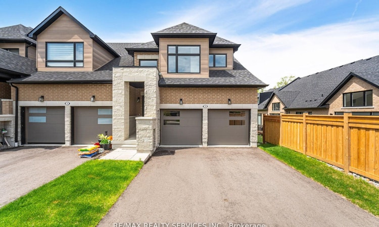 8 Lois Torrance Trail