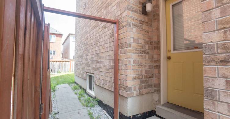 54 Chayna Crescent, Vaughan, ON, L6A 0N1 - 2