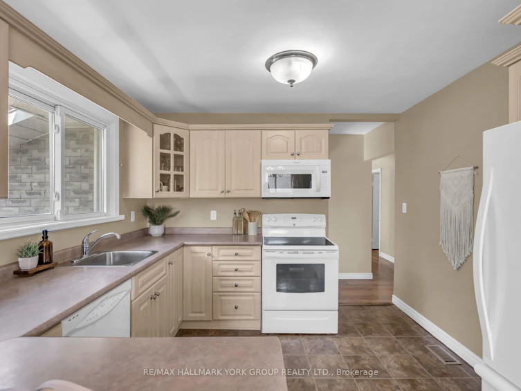 8 Rushton Road, Georgina, ON, L0E 1S0 - 6