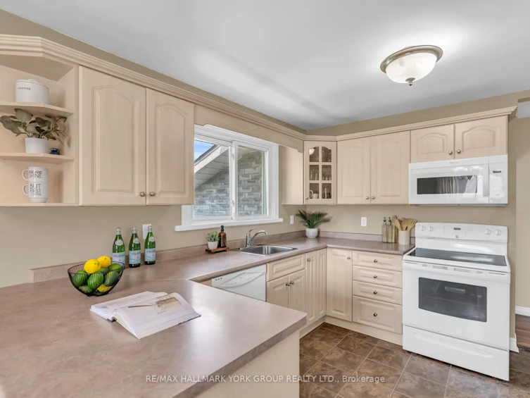 8 Rushton Road, Georgina, ON, L0E 1S0 - 5