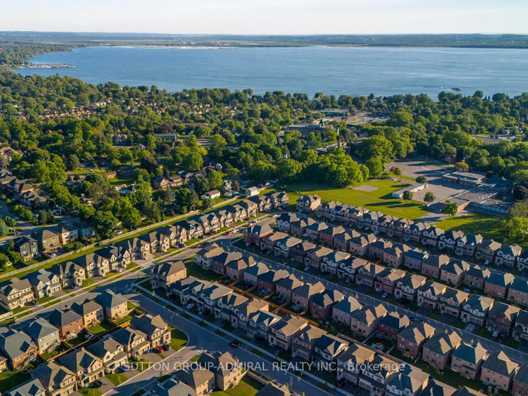 53 Pietrowski Drive, Georgina, ON, L4P 0J8 - 36