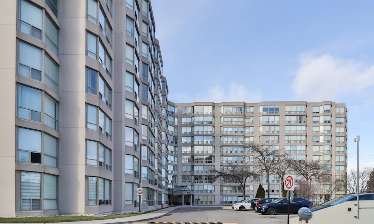 611-309 Major Mackenzie Drive E