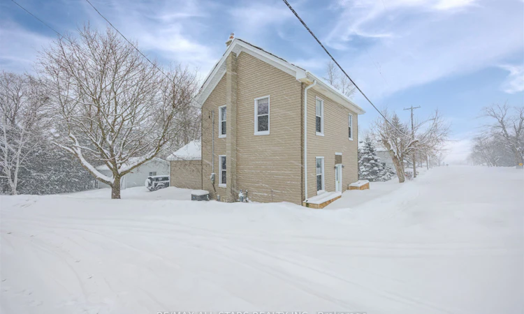 21 Albert Street S
