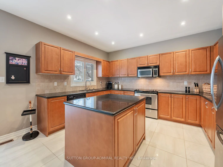27 Cortese Terrace, Vaughan, ON, L4J 8S4 - 18