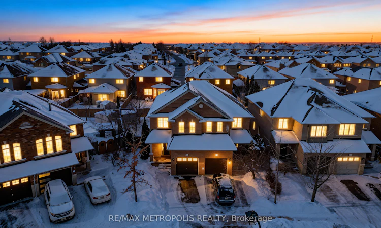63 Echo Ridge Crescent