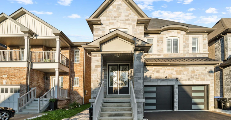 35 Tyndall Drive, Bradford West Gwillimbury, ON, L3Z 4G6 - 2