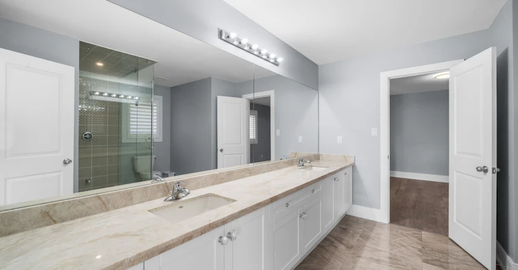 35 Tyndall Drive, Bradford West Gwillimbury, ON, L3Z 4G6 - 24