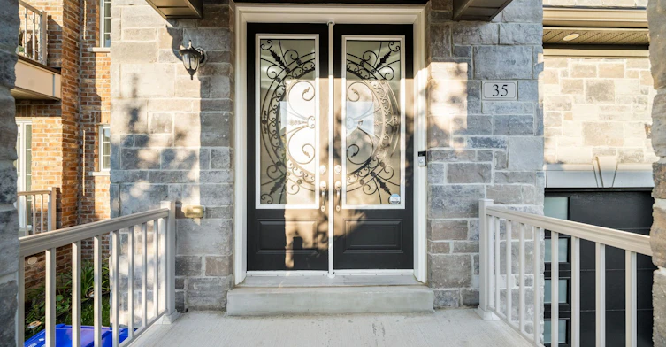 35 Tyndall Drive, Bradford West Gwillimbury, ON, L3Z 4G6 - 3