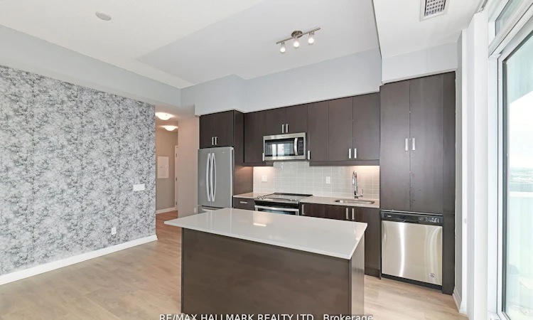 906-7895 Jane Street