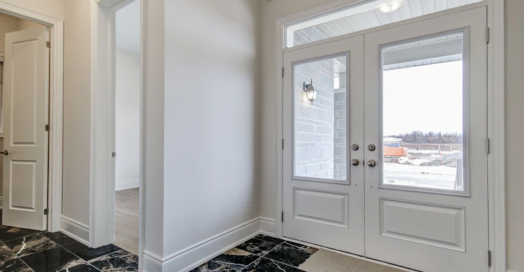 51 Lorrain Hand Crescent, Georgina, ON, L4P 0T2 - 3