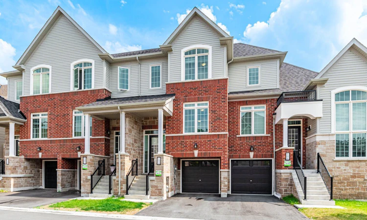 104 Lyall Stokes Circle