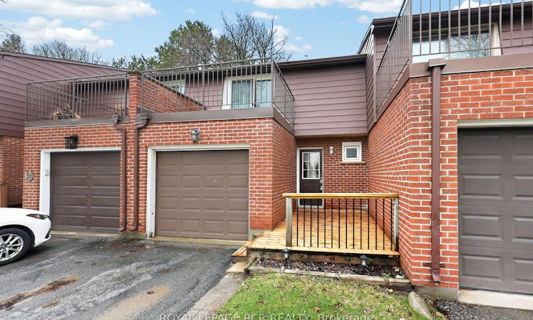 31-246 Tupper Boulevard