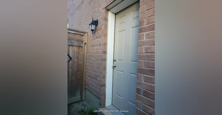 33 Major Crescent, Aurora, ON, L4G 0X5 - 2