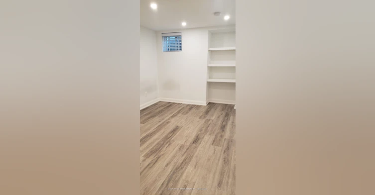 33 Major Crescent, Aurora, ON, L4G 0X5 - 3