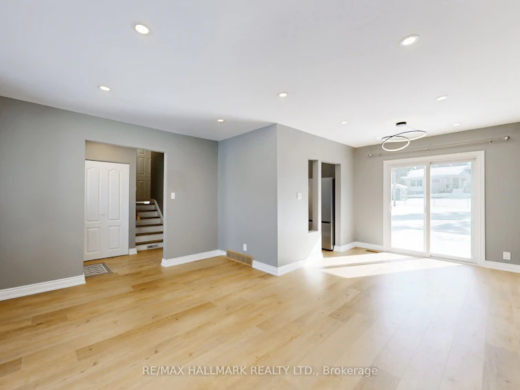 448 Loretta Crescent, Whitchurch-Stouffville, ON, L4A 7G2 - 3