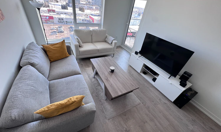 1006-8868 Yonge Street