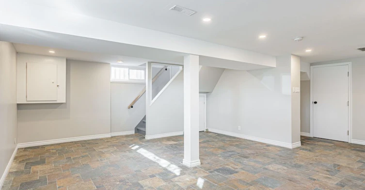 72B Dunning Avenue, Aurora, ON, L4G 1A3 - 2