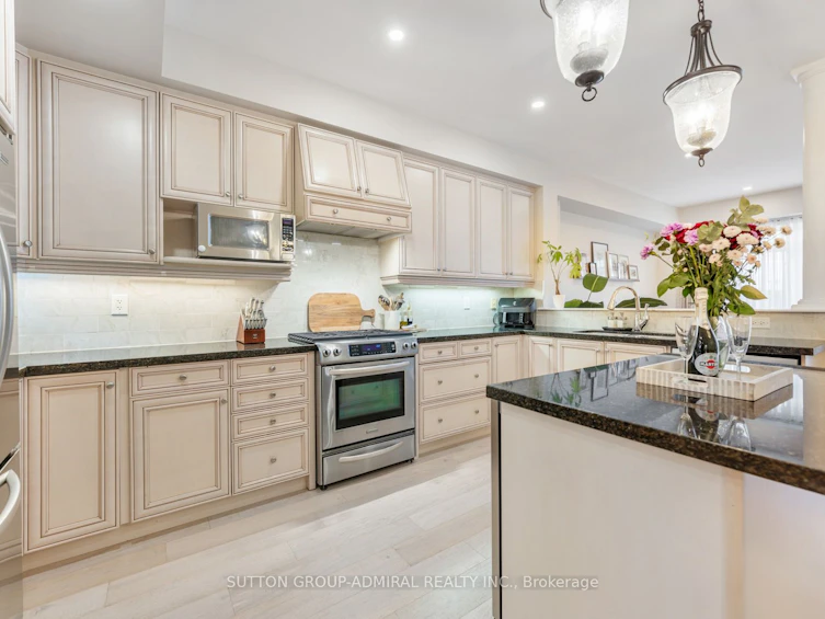 5 Millhouse Court, Vaughan, ON, L6A 4J4 - 8