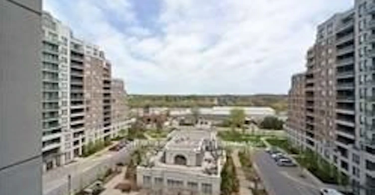 809-330 Red Maple Road, Richmond Hill, ON, L4C 0T6 - 3