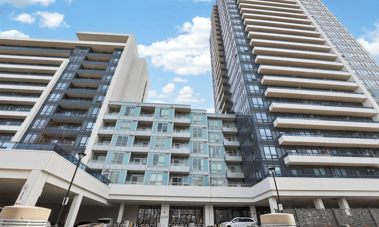 316-7900 Bathurst Street
