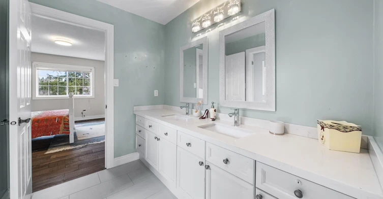 31 Marinucci Court, Richmond Hill, ON, L4C 0M5 - 32
