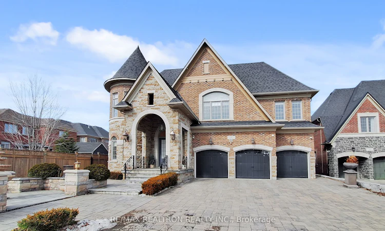 16 Rinas Avenue