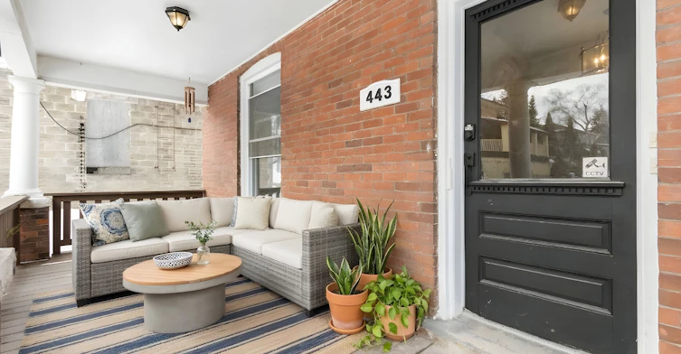 Second Floor-443 Ontario Street, Newmarket, ON, L3Y 2K6