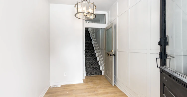 Second Floor-443 Ontario Street, Newmarket, ON, L3Y 2K6 - 4
