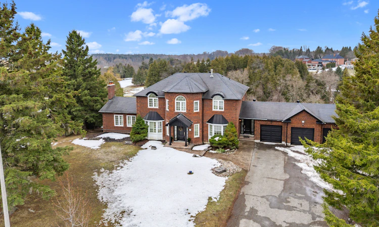 17 Sleepy Hollow Lane