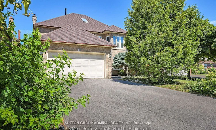 8 Elmsley Drive