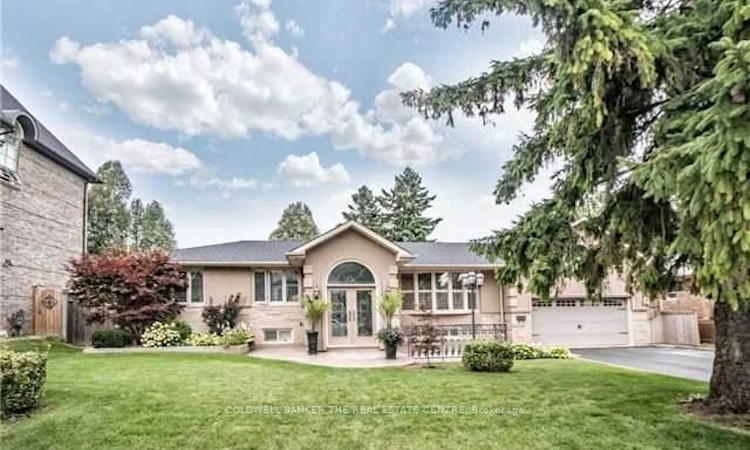 4 Orlon Crescent