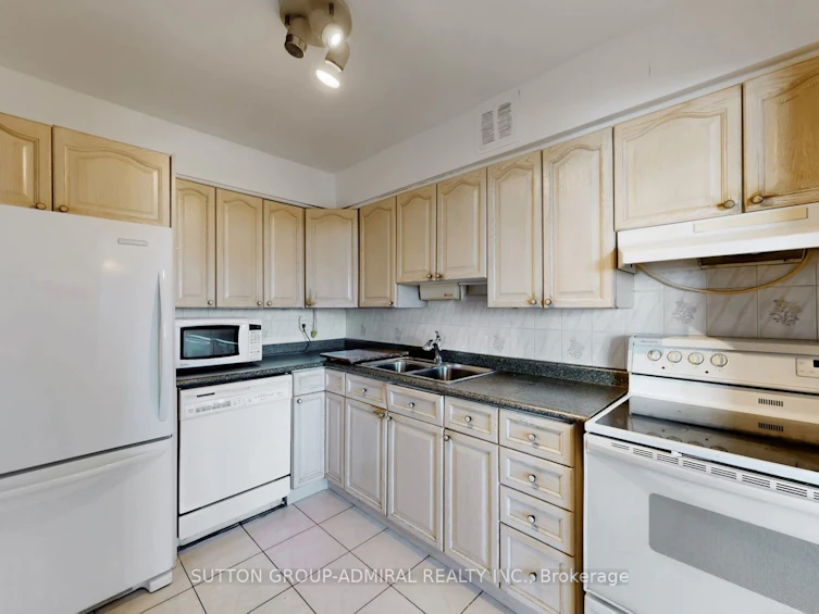 901-80 Inverlochy Boulevard, Markham, ON, L3T 4P3 - 8