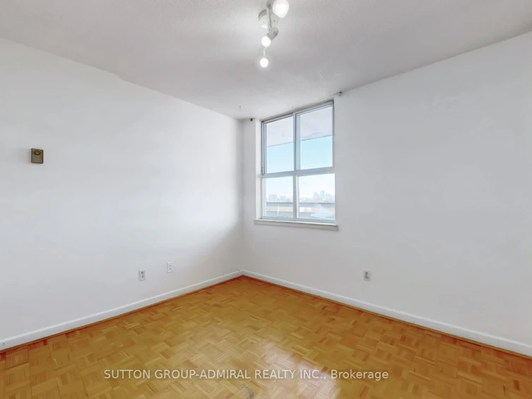 901-80 Inverlochy Boulevard, Markham, ON, L3T 4P3 - 21