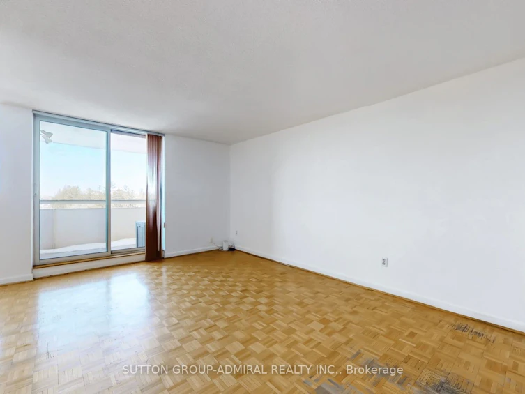 901-80 Inverlochy Boulevard, Markham, ON, L3T 4P3 - 2