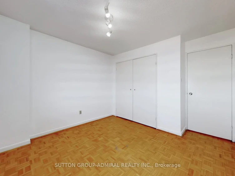 901-80 Inverlochy Boulevard, Markham, ON, L3T 4P3 - 22