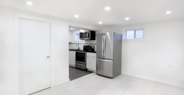Basement-122 Longford Drive, Newmarket, ON, L3Y 2Y5 - 5